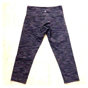 Lululemon crop yoga legging size 6